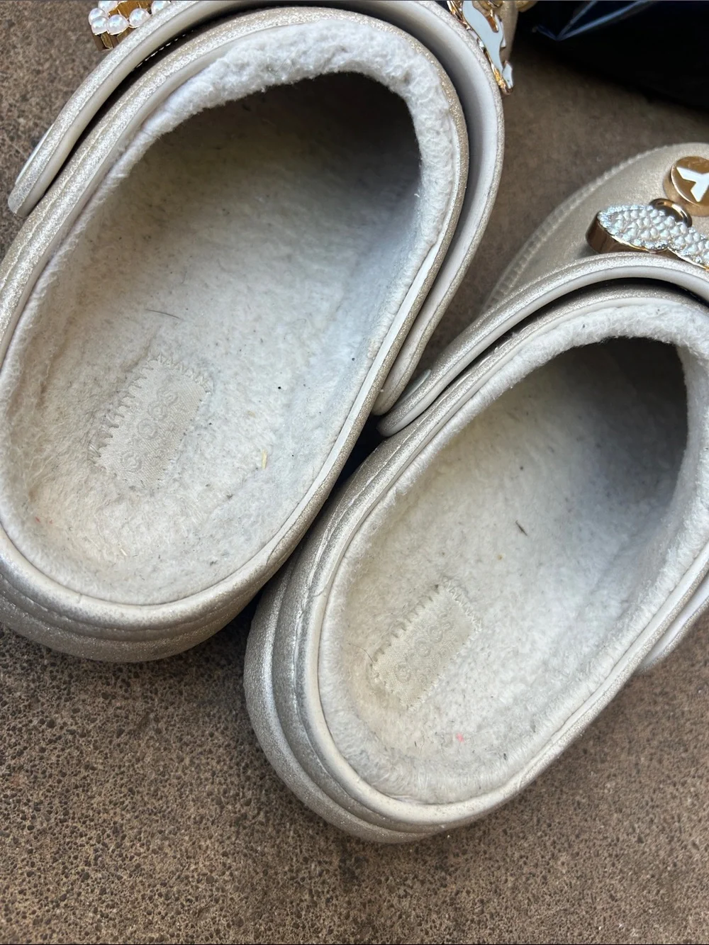 CROCS Kids Gold Glitter Clogs with Blue Velvet Charms